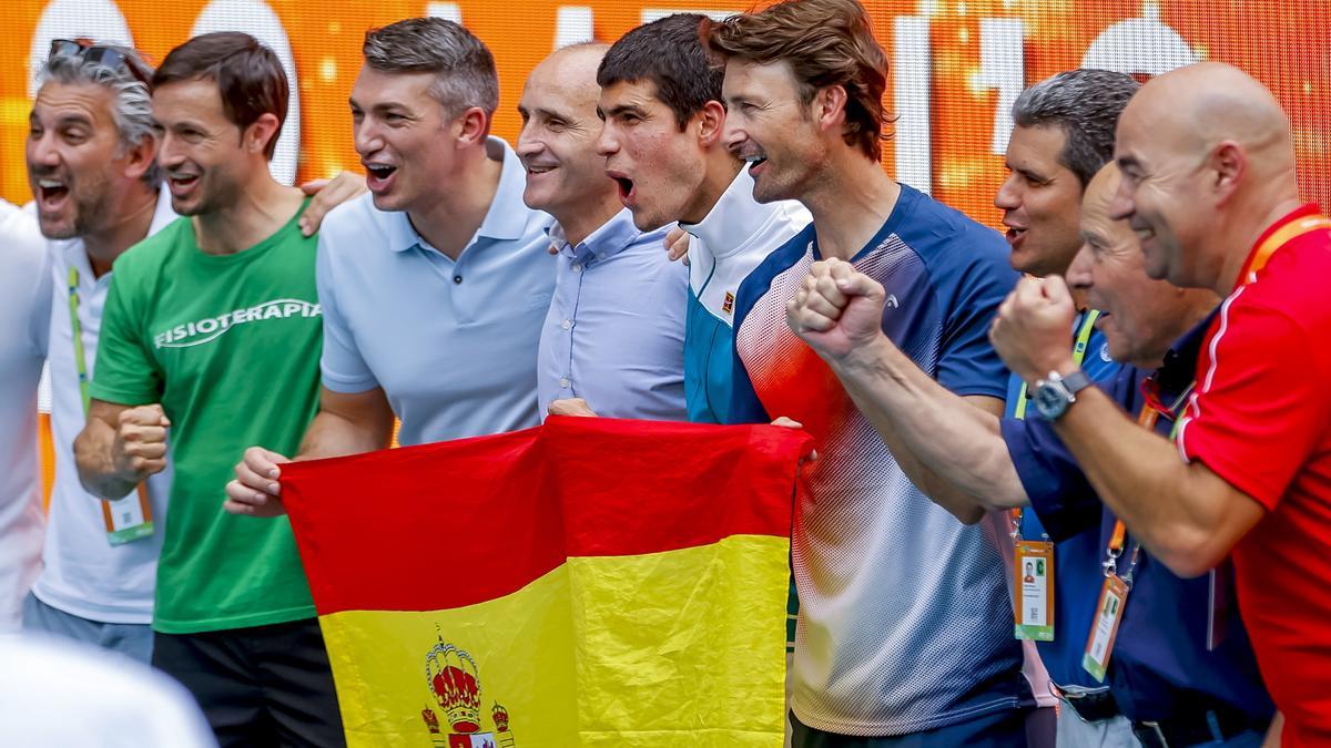 Alcaraz, junto a Ferrero y todo su equipo, celebra la victoria