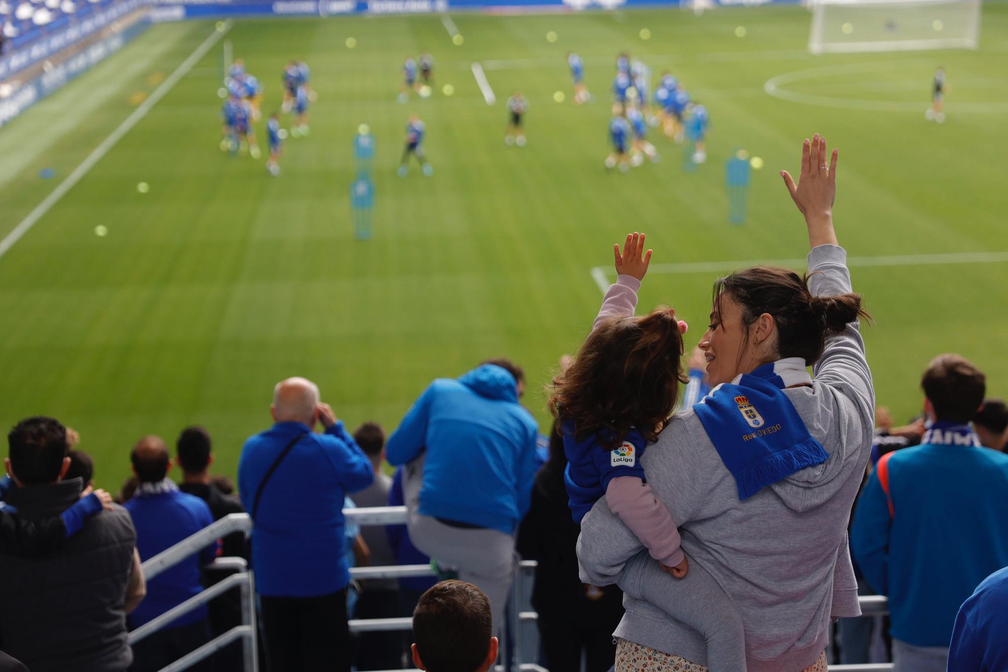 EN IMÁGENES: Miles de hinchas azules animan al equipo antes del derbi en un entrenamiento en el Tartiere