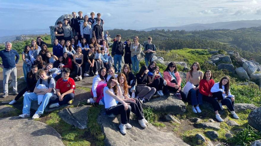 25 alumnos del instituto Friedrich Ebert de Berlín visitan Cangas en un intercambio con el IES Rodeira