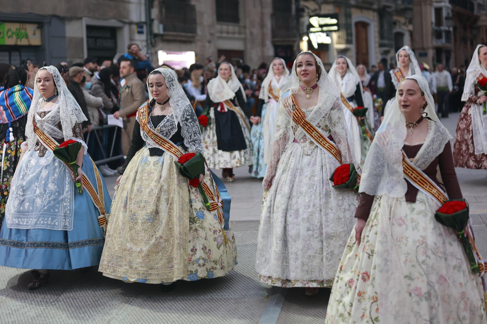 Búscate en el segundo día de ofrenda por la calle Quart (entre las 19:00 a las 20:00 horas)