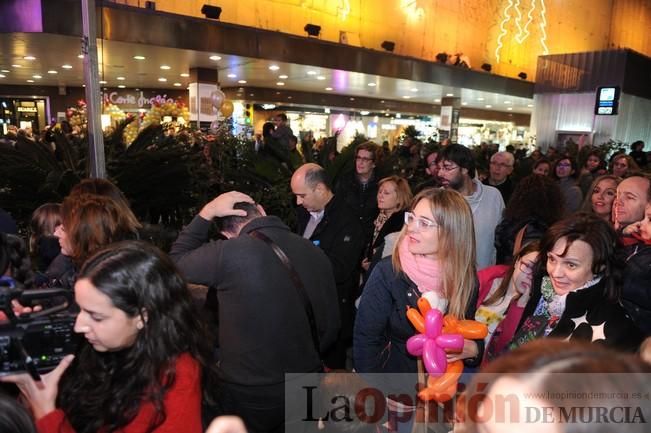 Encendido del árbol de Navidad en El Corte Inglés de Murcia