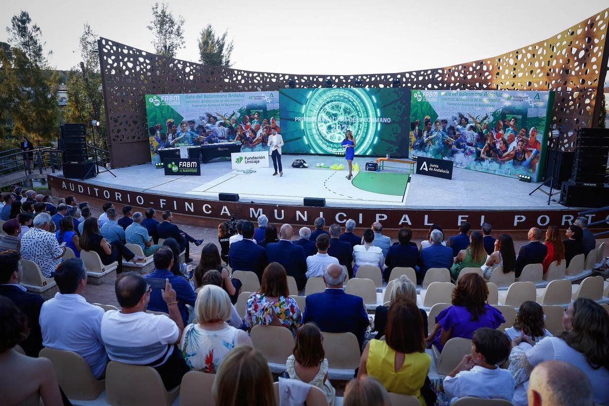 Una vista panorámica del recinto de El Portón, durante la gala de este pasado sábado.