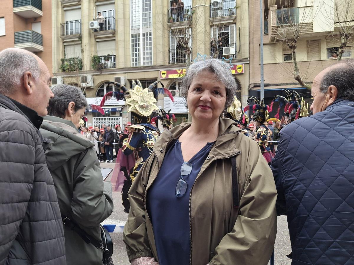 Lali Concha disfruta del desfile durante el Entierro de la Sardina en San Roque.