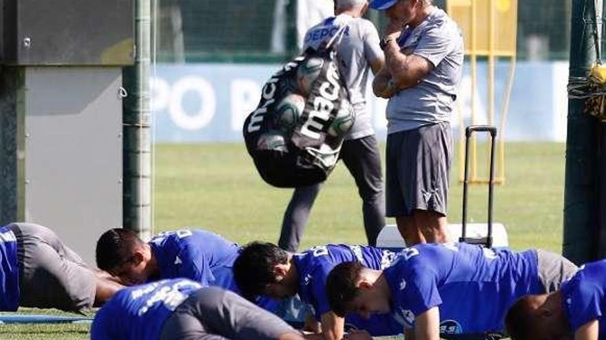 Terapia en el vestuario del Deportivo