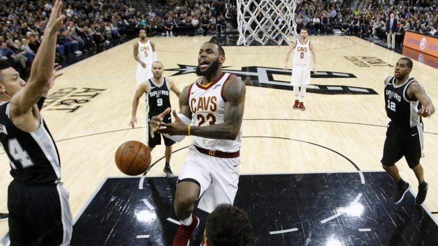 LeBron James engrandece su leyenda al alcanzar los 30.000 puntos