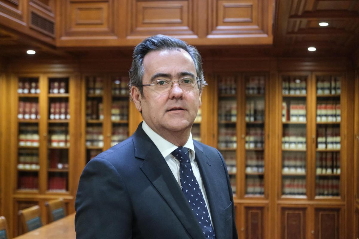 Diego García llegó al cargo de decano del ICAE hace un año