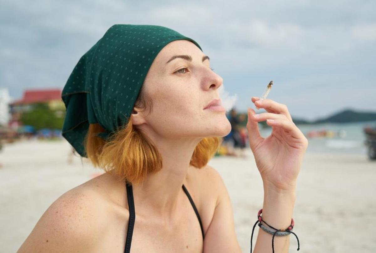 La prohibició de fumar a la platja