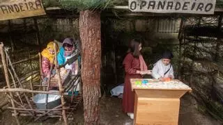 El belén viviente de Bribes más multitudinario: "Este año hay el doble de niños que el año pasado, y porque no había ropa para más"