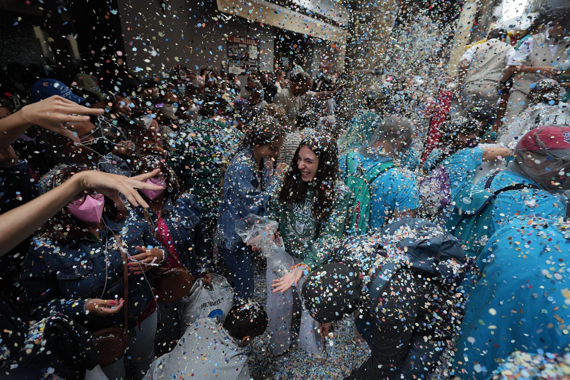 Búscate en el desfile de carrozas y disfraces de l'Anunci de Morella