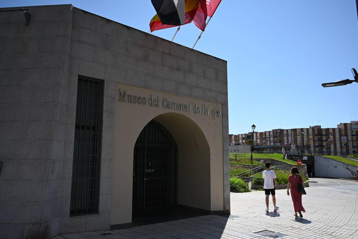 El Museo del Carnaval de Badajoz está en la avenia Ramón y Cajal.