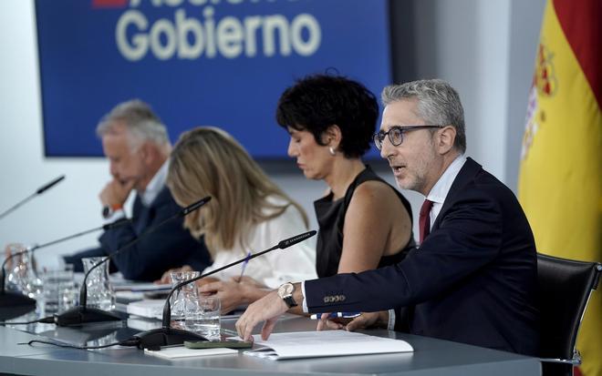 Hacienda libera 4.000 millones para inversiones y vuelve a presionar al PP por la financiación autonómica