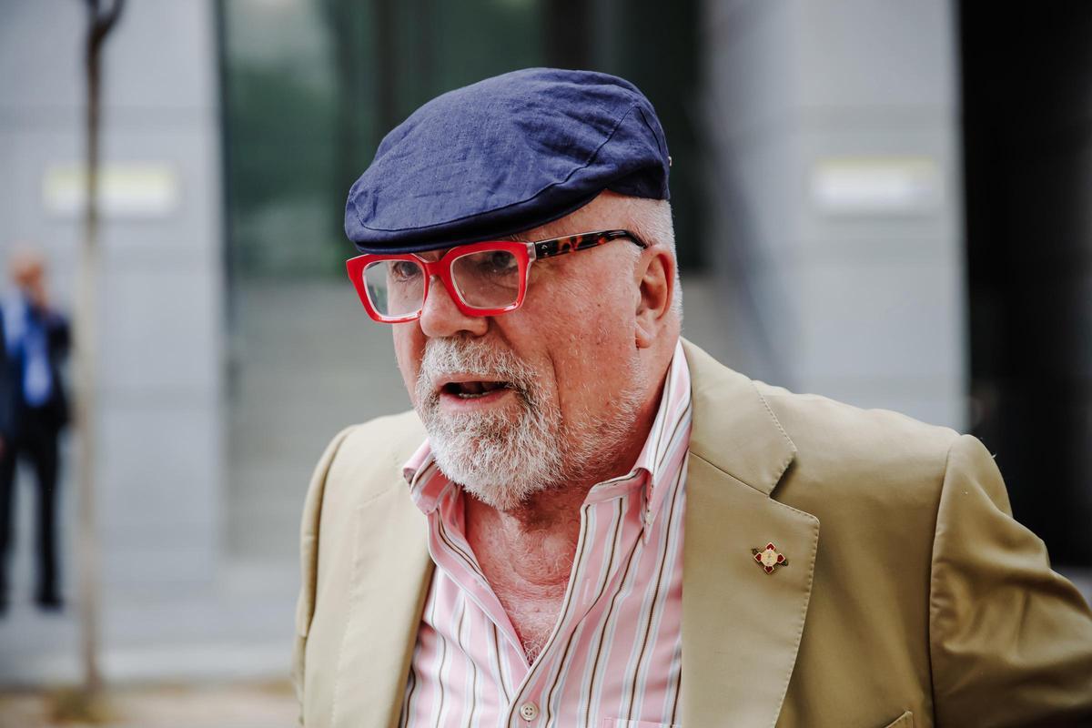 Archivo - El comisario jubilado José Manuel Villarejo sale de declarar en la Audiencia Nacional, a 14 de junio de 2022, en Madrid (España). Villarejo vuelve a sentarse en el banquillo de los acusados por la investigación del contenido de unas microcintas