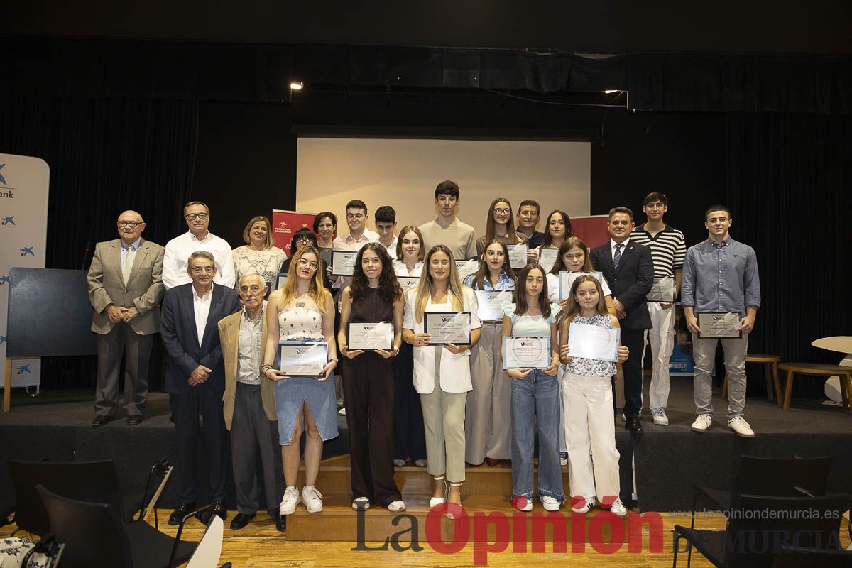 Entrega de los premios de la Fundación Robles Chillida a estudiantes caravaqueños
