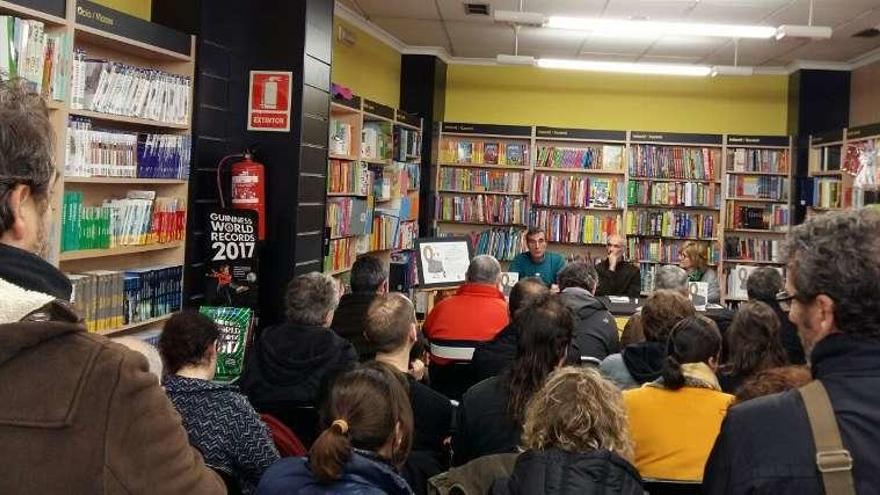 El BNG presenta el libro &quot;O TTIP. Un cabalo de Troia contra a nosa soberanía&quot;