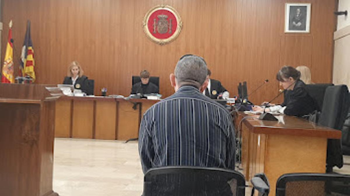 El condenado, durante el juicio en la Audiencia de Palma.