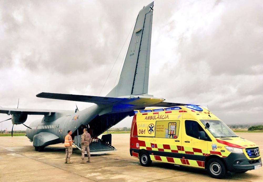 Un avión militar traslada de Palma   un bebé con una enfermedad grave