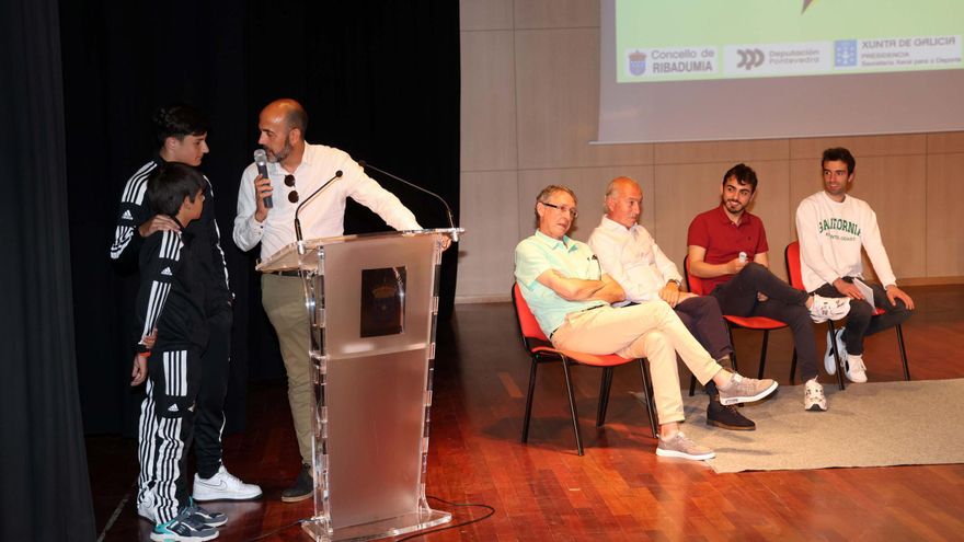 El fútbol se juega entre viñedos