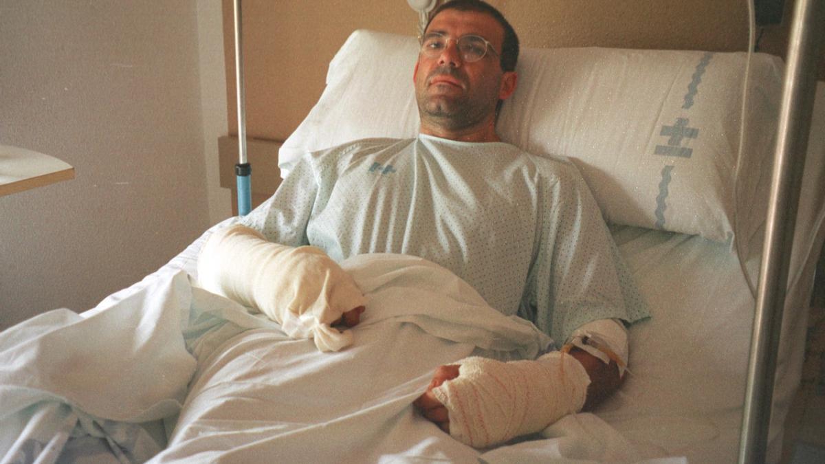El hombre que fue atacado por un bulldog en Ses Veles en 1999.