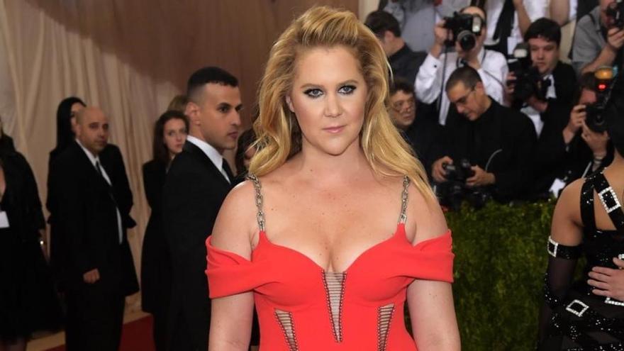 Amy Schumer responde a quienes no la ven en el papel de Barbie