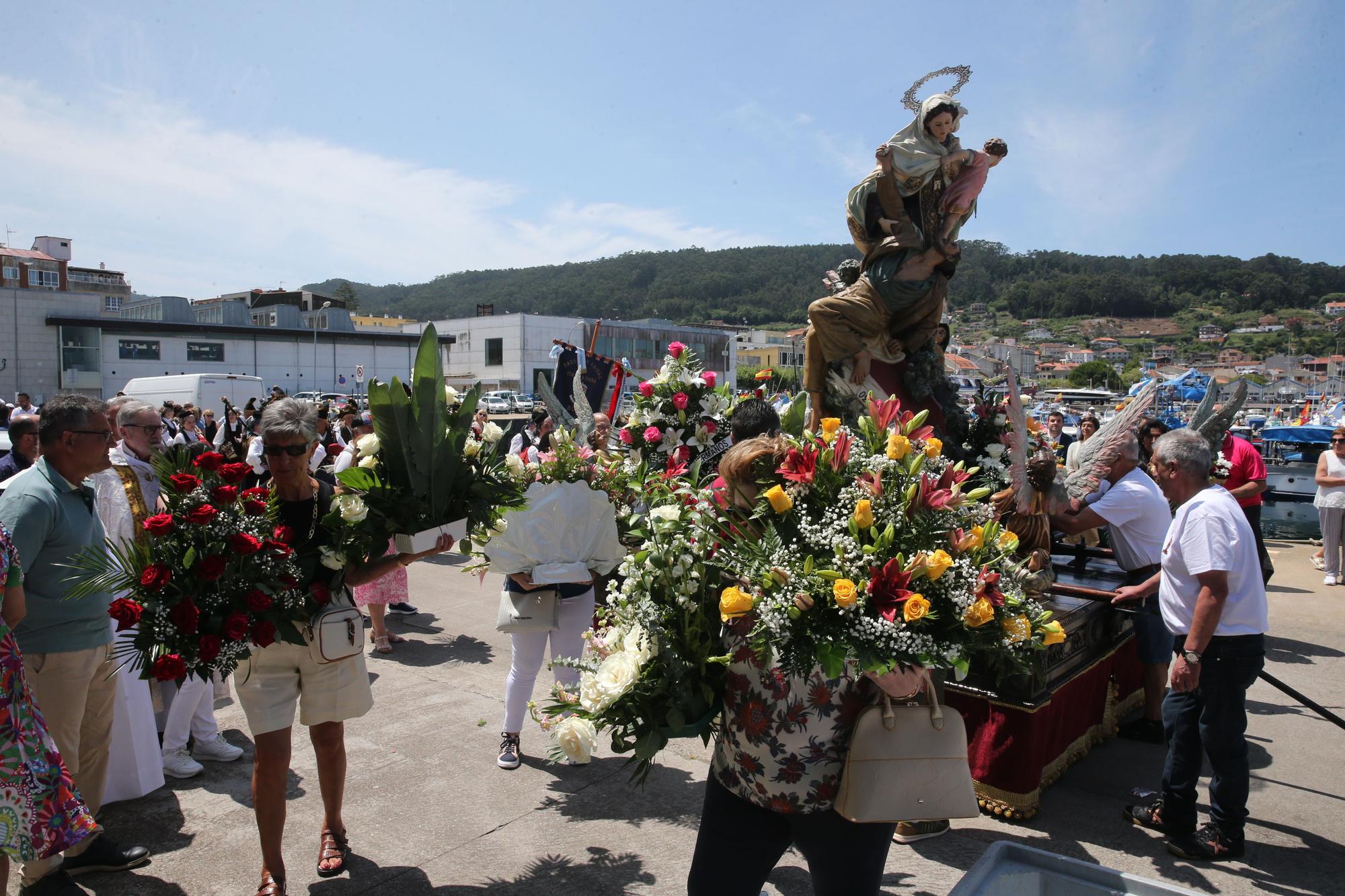 Bueu se echa a la mar por la Virgen del Carmen