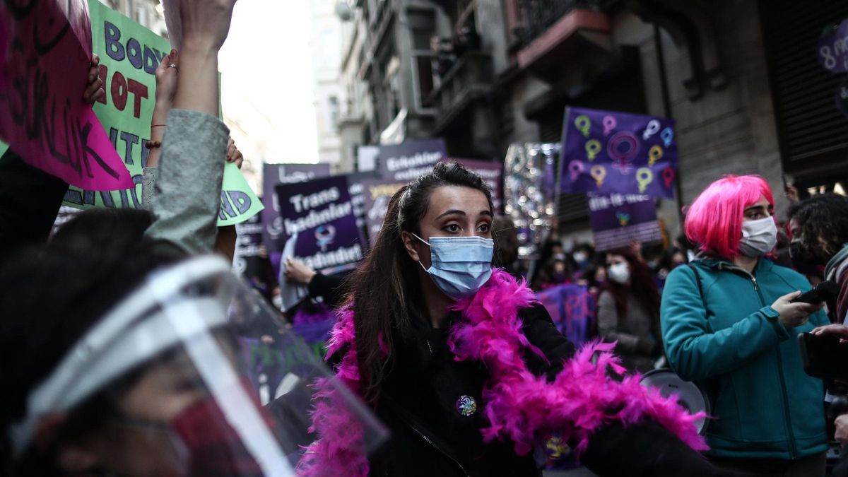 Manifestaciones del 8M en Estambul.