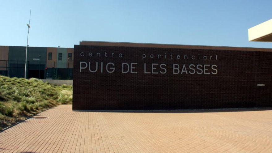 Un pres Puig de les Basses agredeix un funcionari mossegant-lo al coll