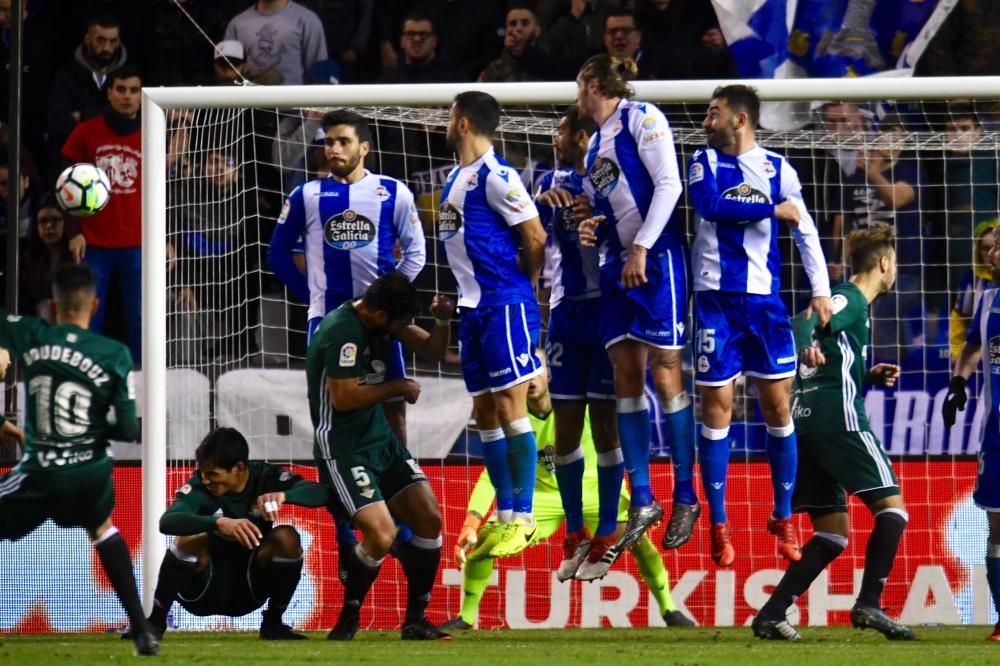 El Dépor cae 0-1 ante el Betis en Riazor