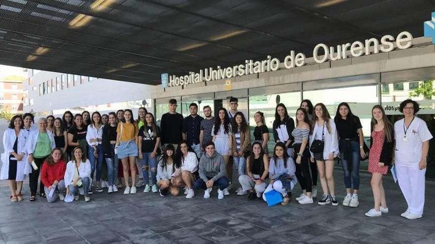 Bienvenida a los nuevos estudiantes de la Escuela de Enfermería de Ourense. // FdV
