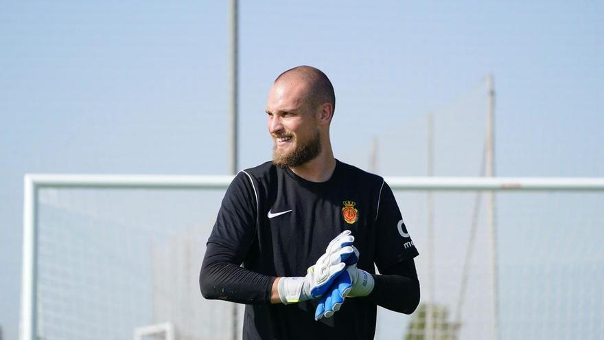 Rajkovic vuelve a entrenarse con el Mallorca tras el Mundial de Qatar