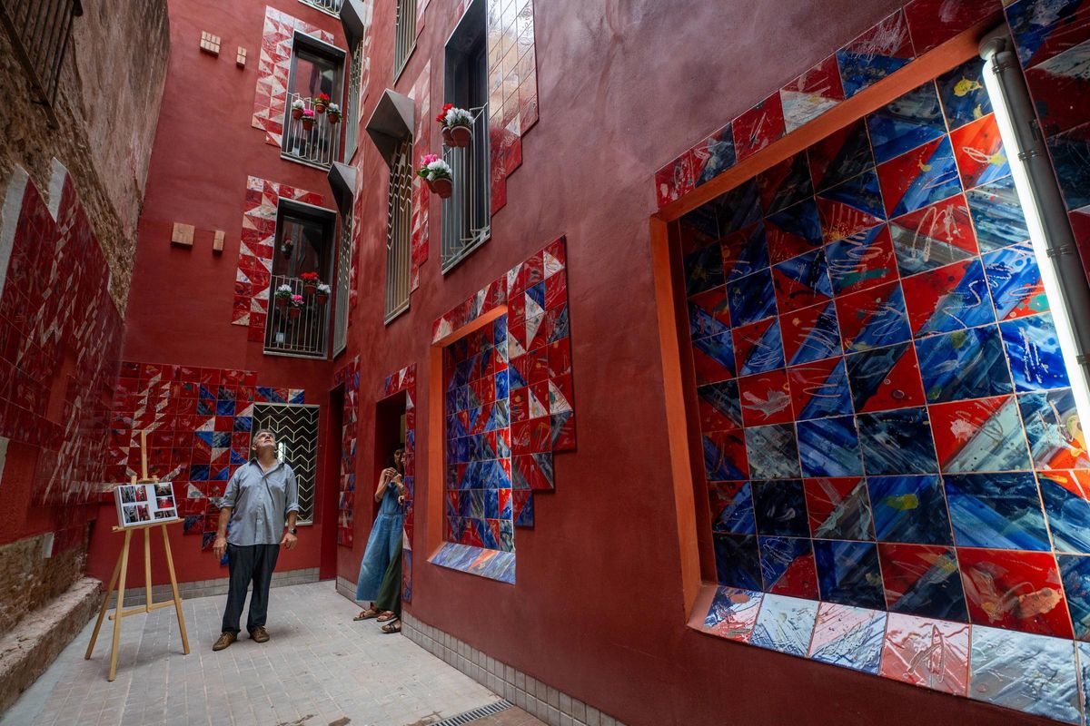 Así ha quedado una finca histórica del Raval rehabilitada como vivienda pública