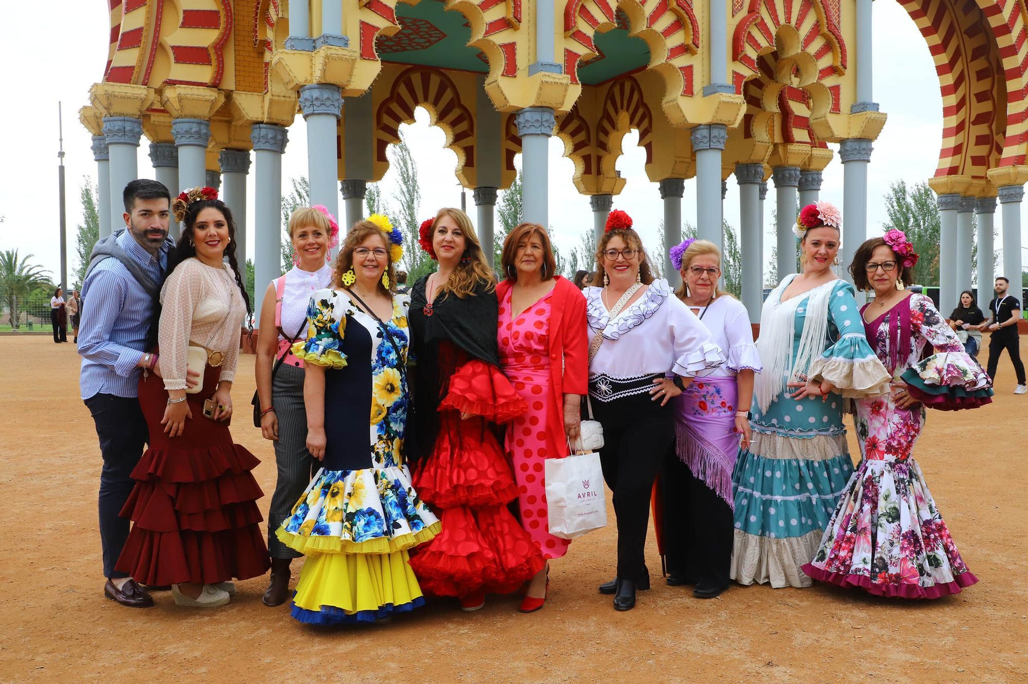 Amigos y familiares en El Arenal el lunes de Feria