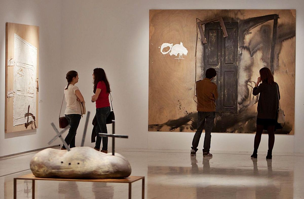 Imagen de la exposición dedicada a Tàpies, producción del MACA en 2012. | JOSE NAVARRO