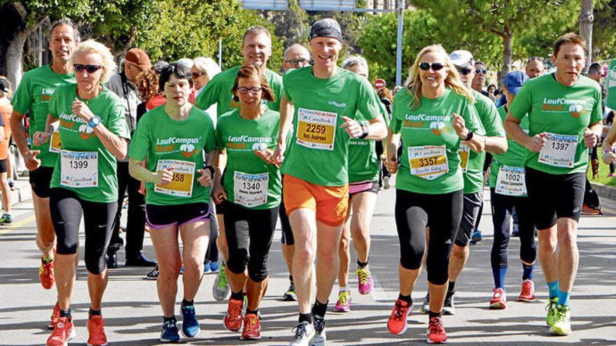 Erst eine Woche Lauftraining in Can Picafort, dann zum Halbmarathon: Andreas Butz und Teilnehmer seines Laufcampus im März in Palma.