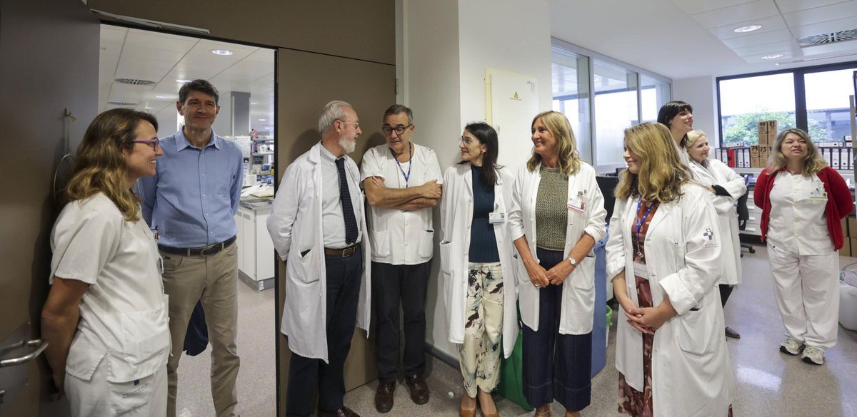 Facultativos, técnicos y sanitarios del HUCA.