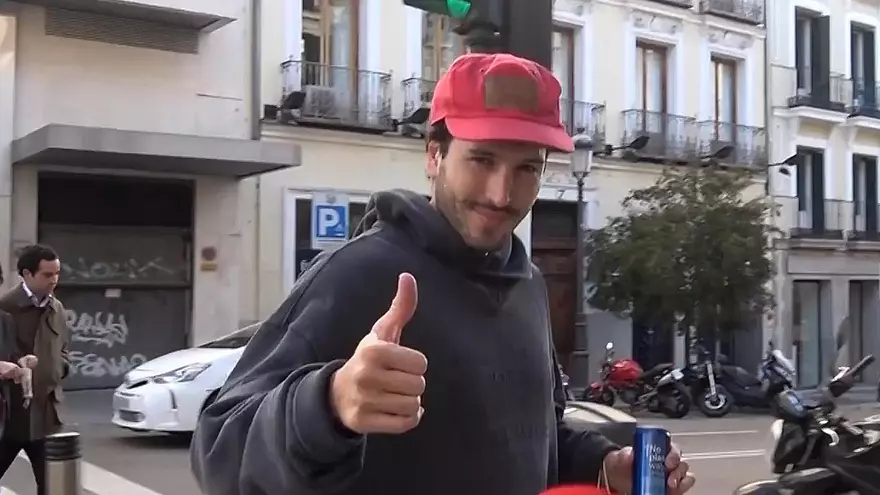 Sebastián Yatra responde rotundo a los rumores de relación con Lola Índigo