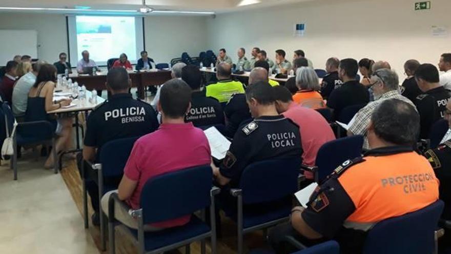 Una de las reuniones de coordinación de ayer en el Instituto Social de la Marina en Alicante.