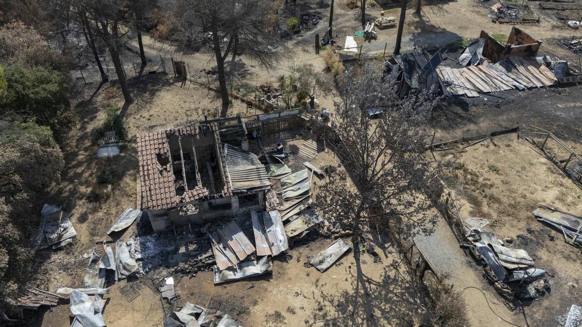 Imatges de les Gavarres després de l'incendi