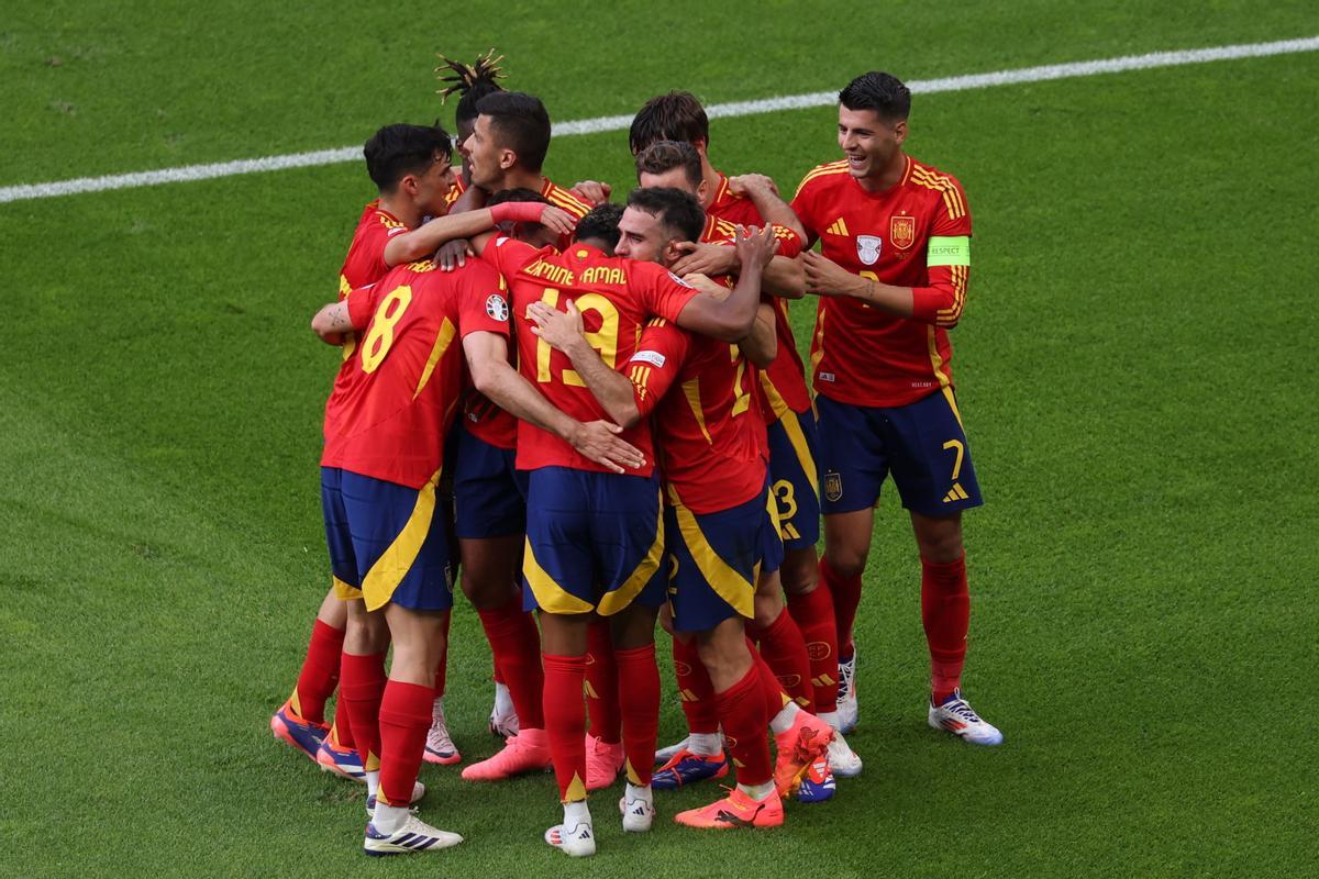 España celebra uno de los goles contra Croacia.