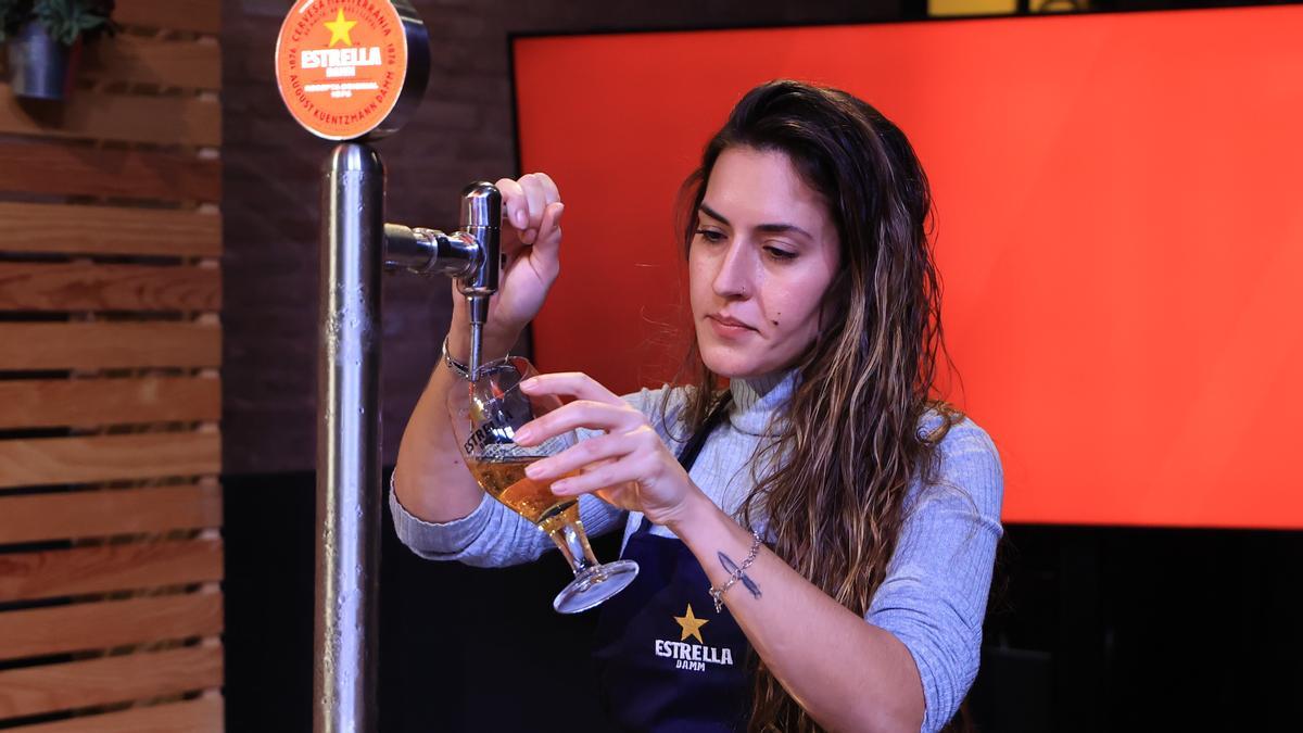 Al Bar Homer, a Mollet del Vallès, és on es tira la millor cervesa a Catalunya