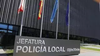 Buscan a dos jóvenes por robar a punta de navaja a un menor en Gijón