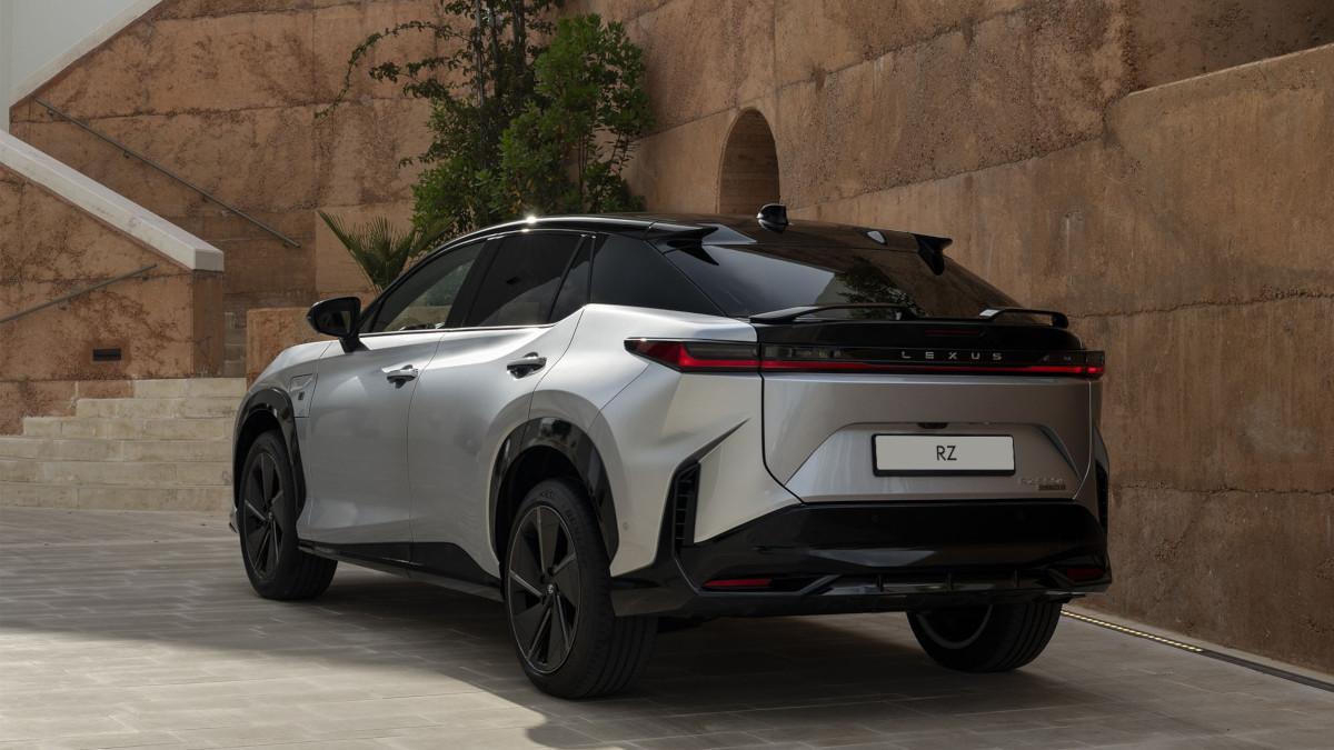 Lexus RZ 2026