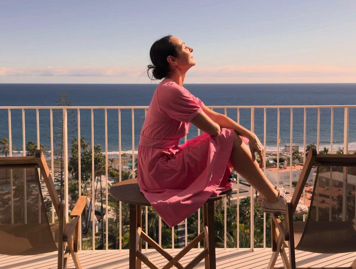 Ana Milán, disfrutando de la brisa marina