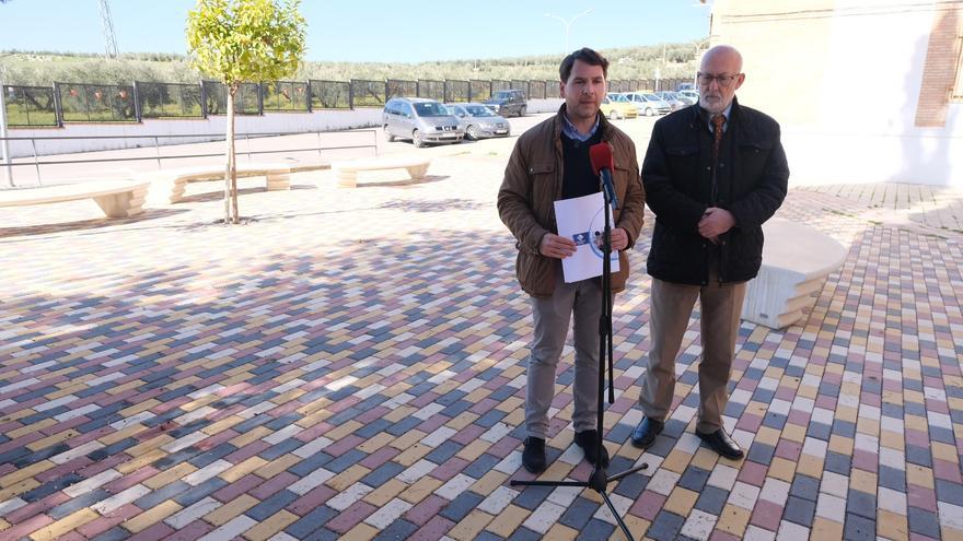 El Ayuntamiento de Cabra mejora una de las plazas de la urbanización Pedro Garfias