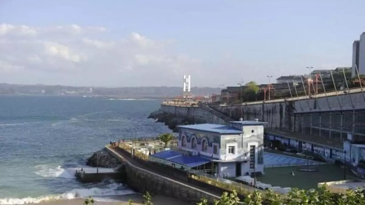 La Xunta prorroga otros quince años la ocupación de terrenos del Club del Mar de San Amaro en A Coruña