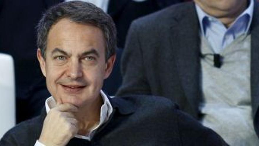 Zapatero agradece al PSOE su apoyo incondicional