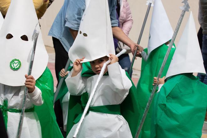 Procesión del colegio Santísima Trinidad-Amor de Dios.