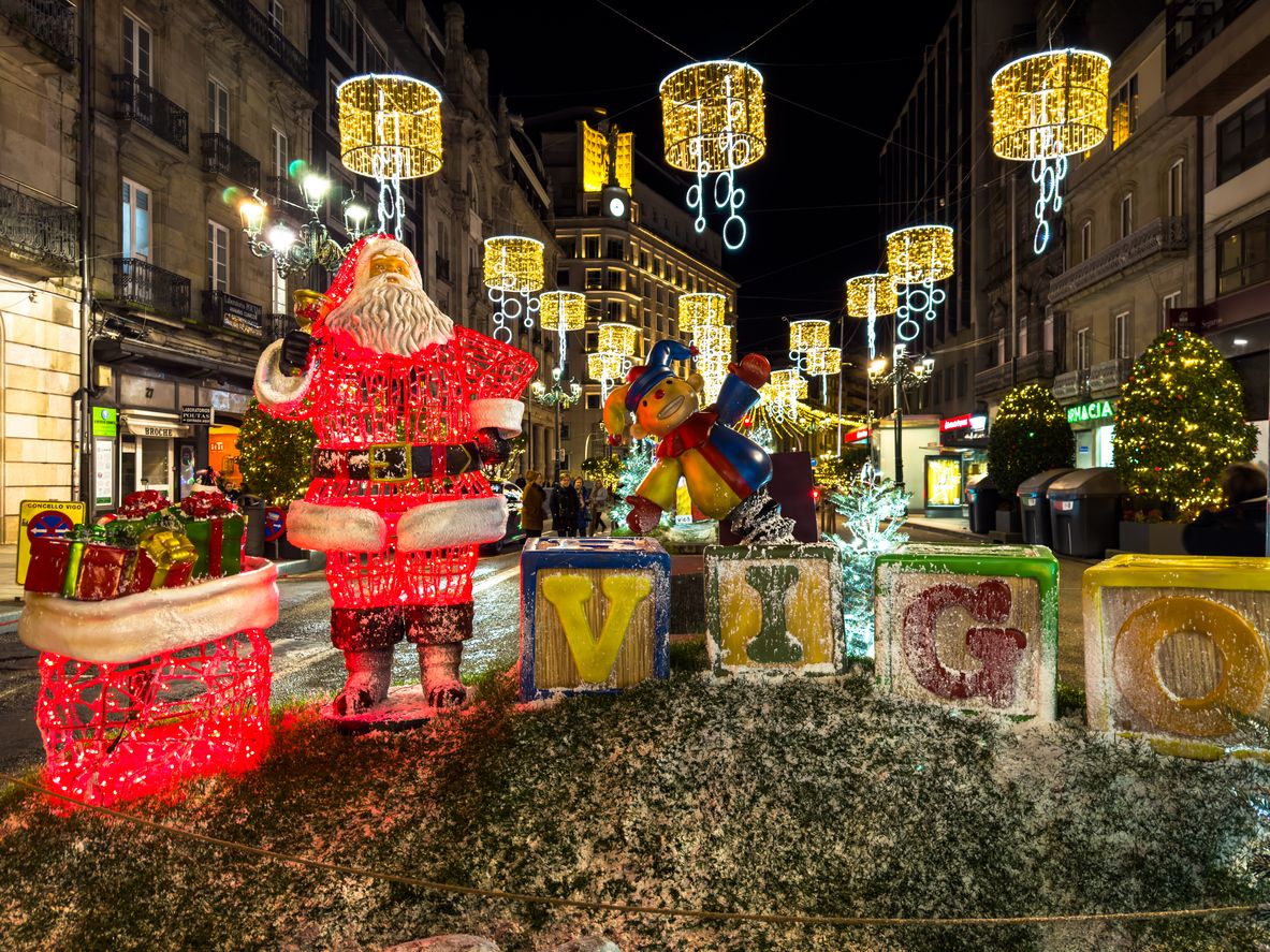 Decoración de Navidad en las calles de Vigo, España.