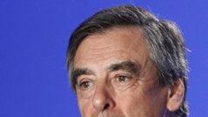 Fillon veu trontollar la seva candidatura pel cas dels llocs de treball ficticis