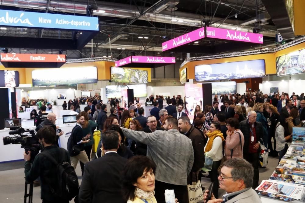 Inauguración de los pabellones de Andalucía y Málaga en Fitur.