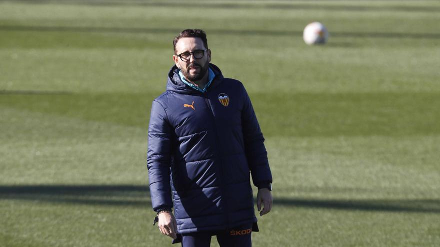 Los planes del Valencia CF para el mediocentro después de Ilaix